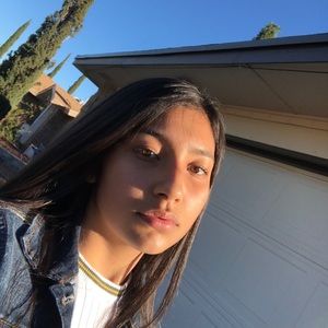 Meet your Posher, Elyzabeth